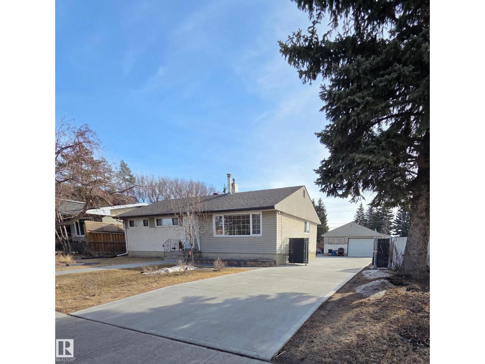 8603 149 ST NW photo 4