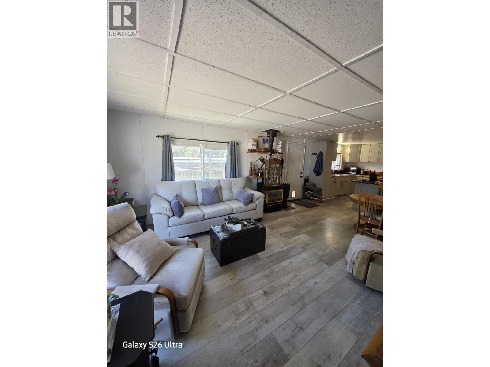 212 1427 DOG CREEK ROAD photo 3