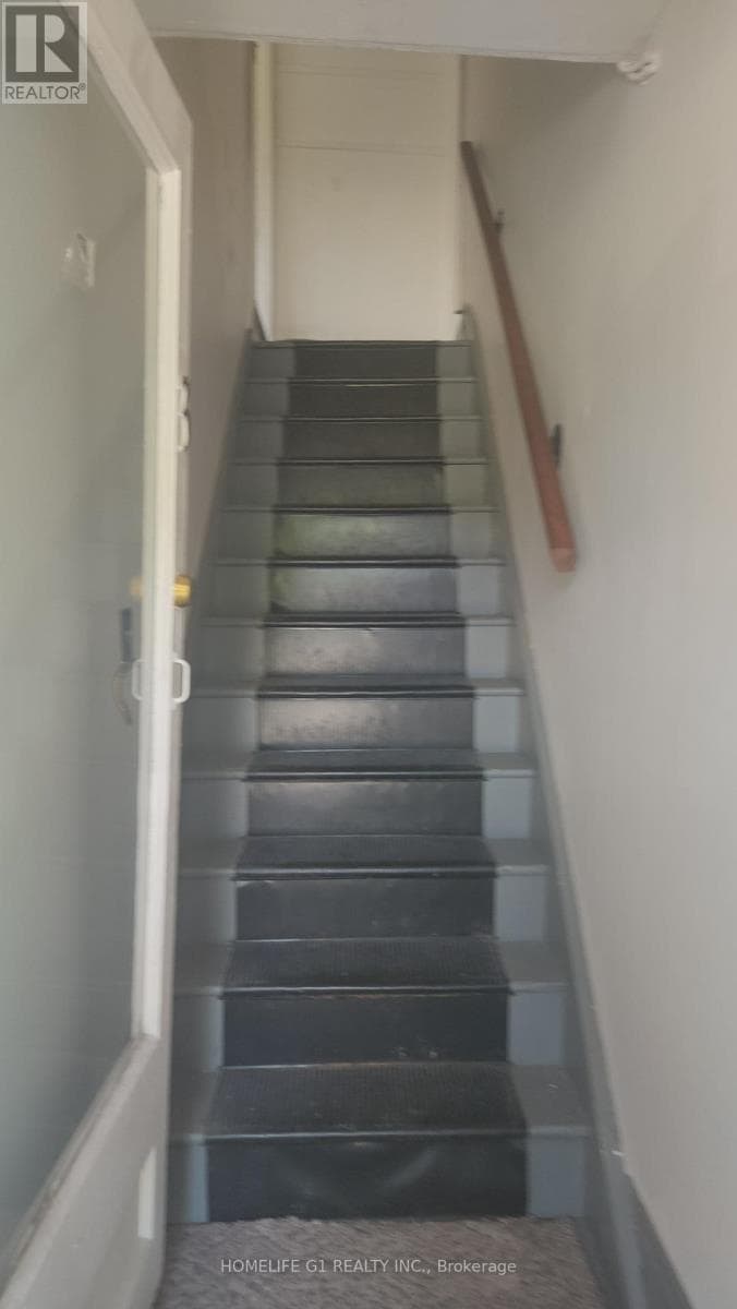 42 RIVERSIDE DRIVE photo 3