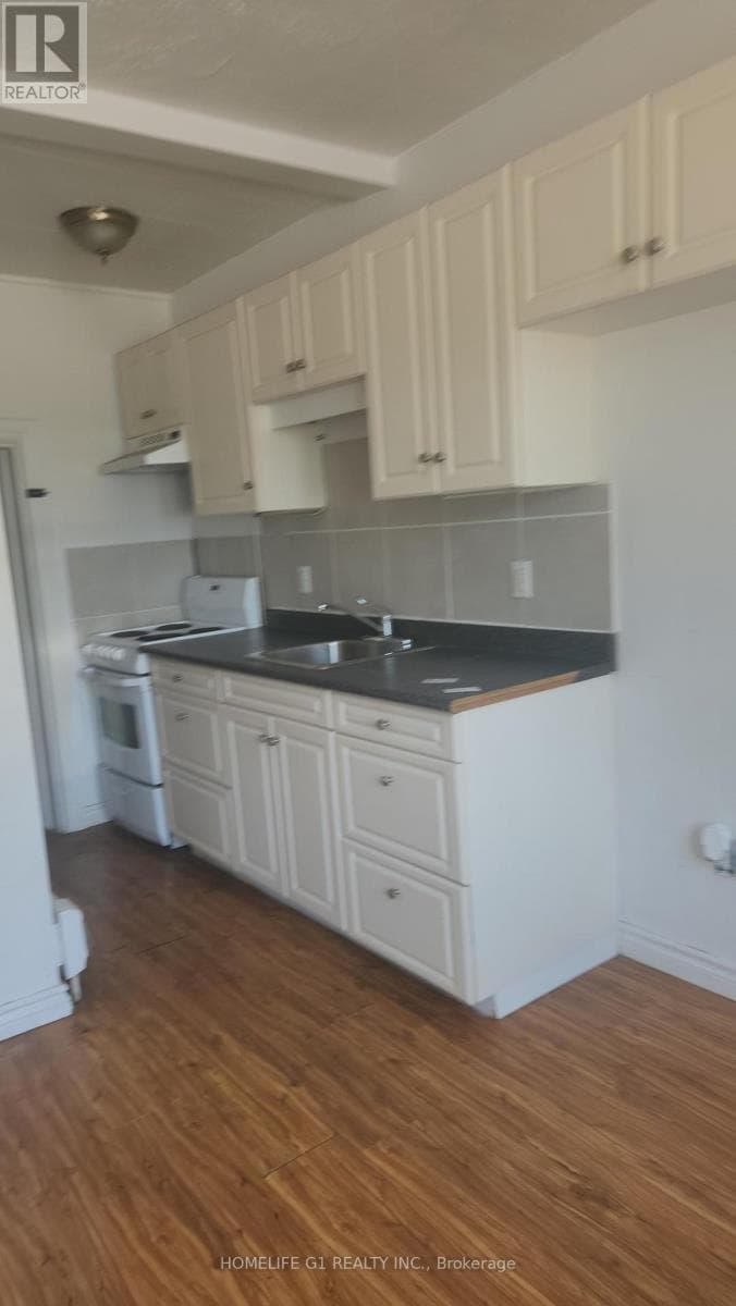 42 RIVERSIDE DRIVE photo 4