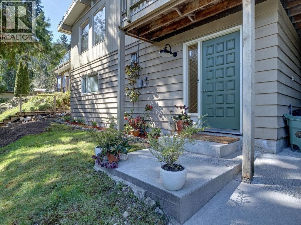 1175 MARINE DRIVE photo 3
