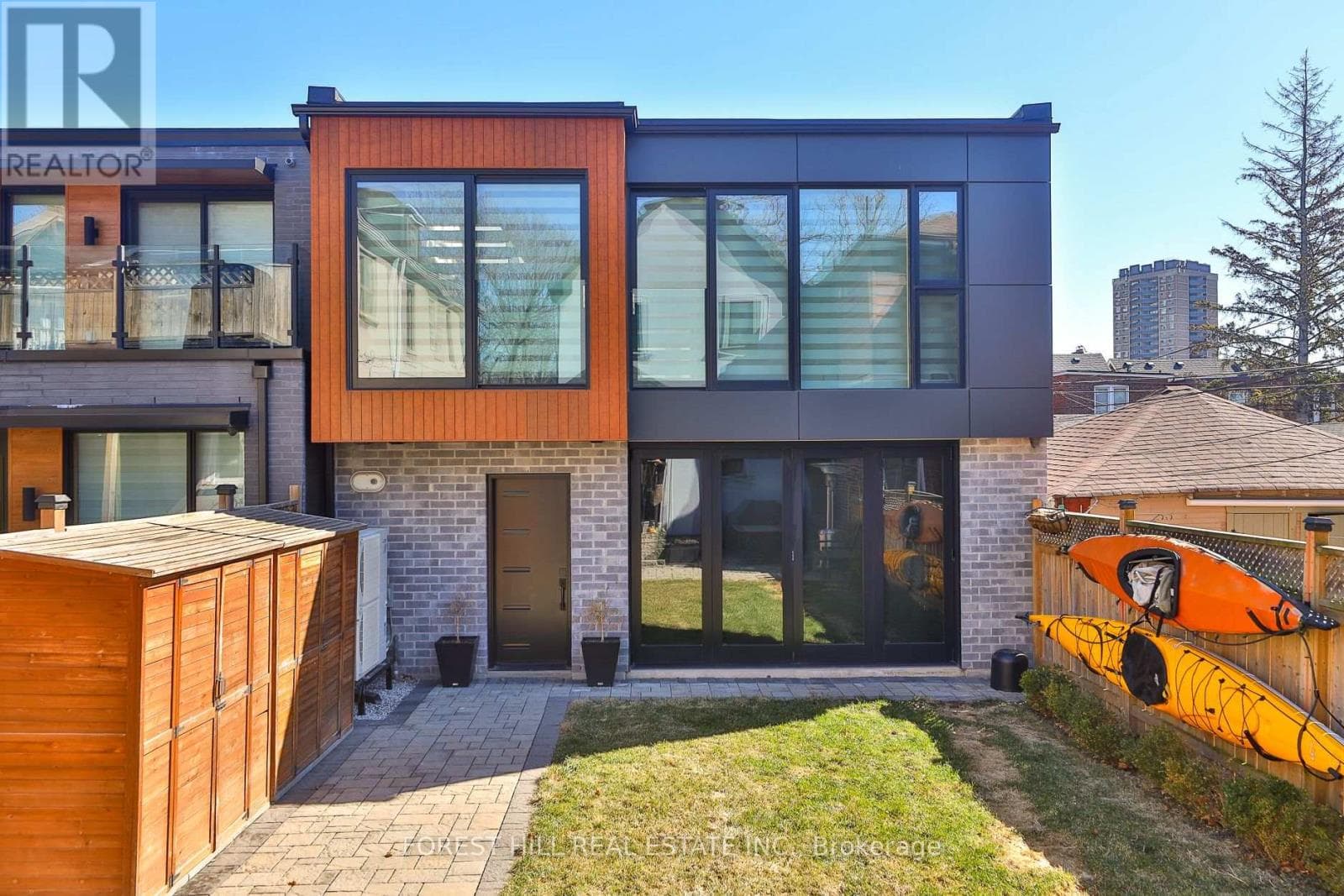 163 WYCHWOOD AVENUE photo 3