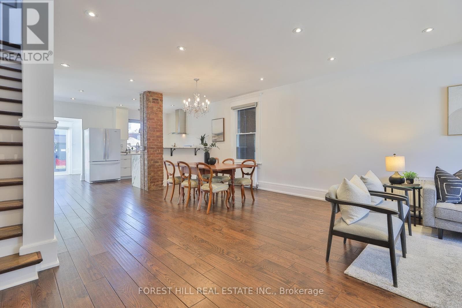 163 WYCHWOOD AVENUE photo 4