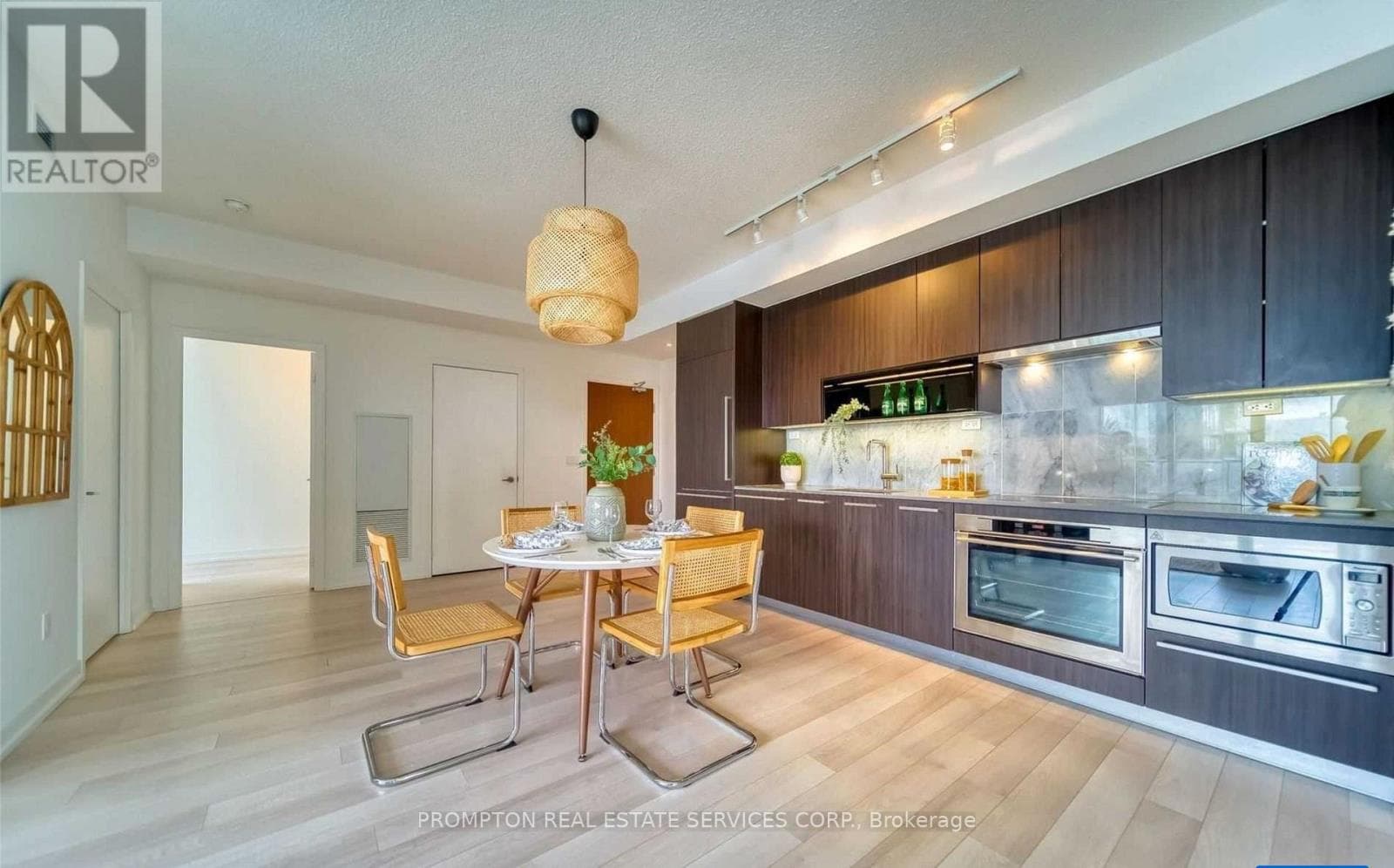 2511 - 115 MCMAHON DRIVE photo 3