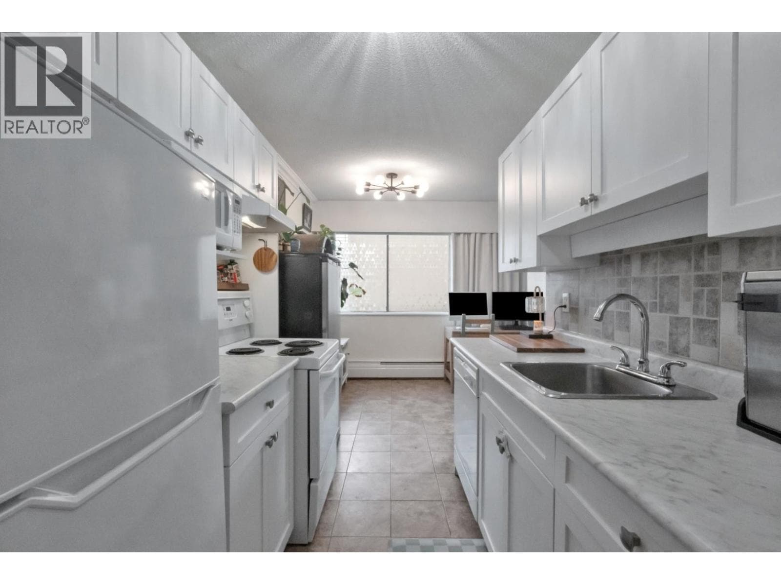 1 bed 1 bath single family at 103 214 E 15TH STREET — $399,999