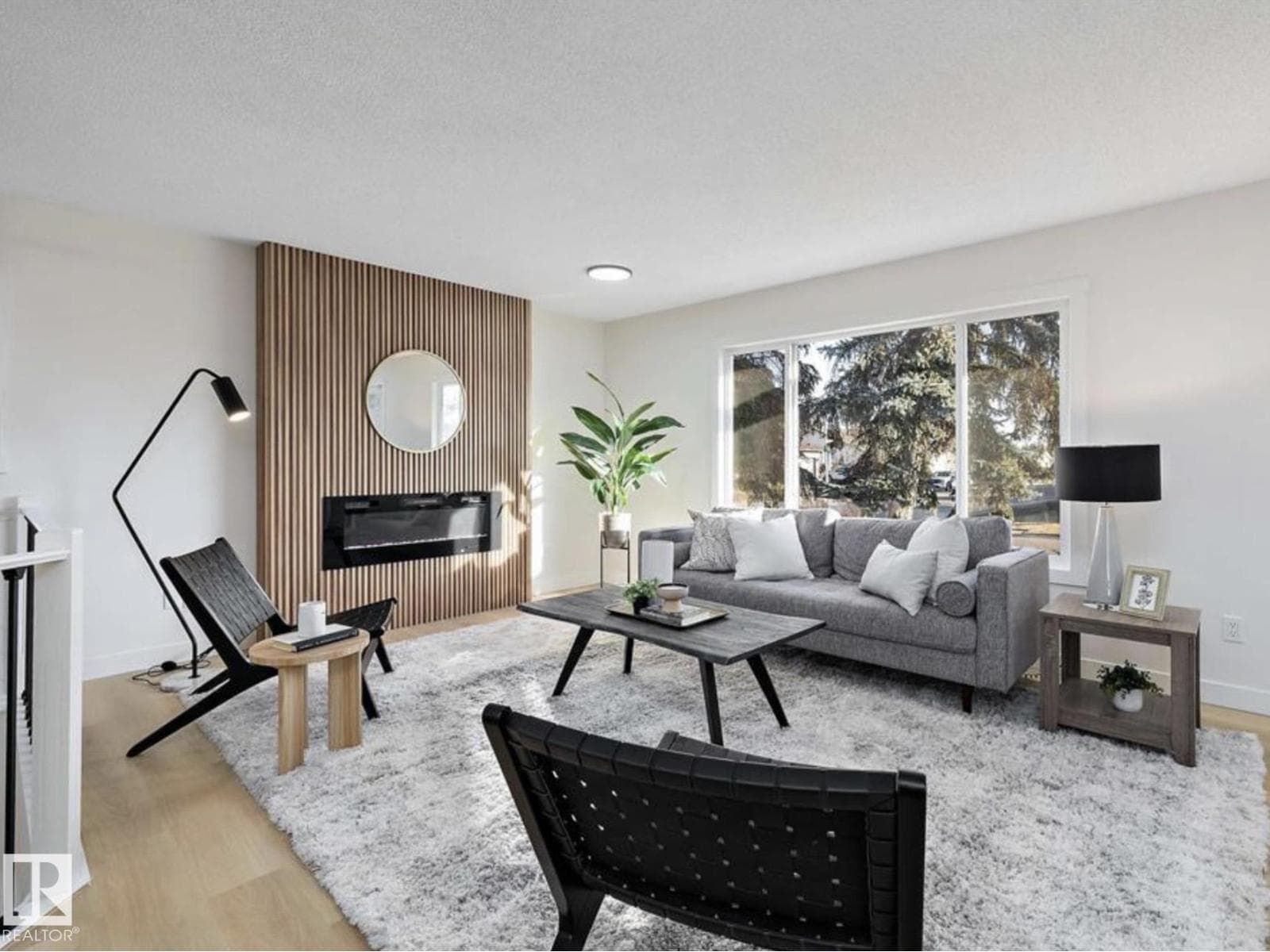 4 bed 3 bath single family at 14736 122 ST NW — $435,000