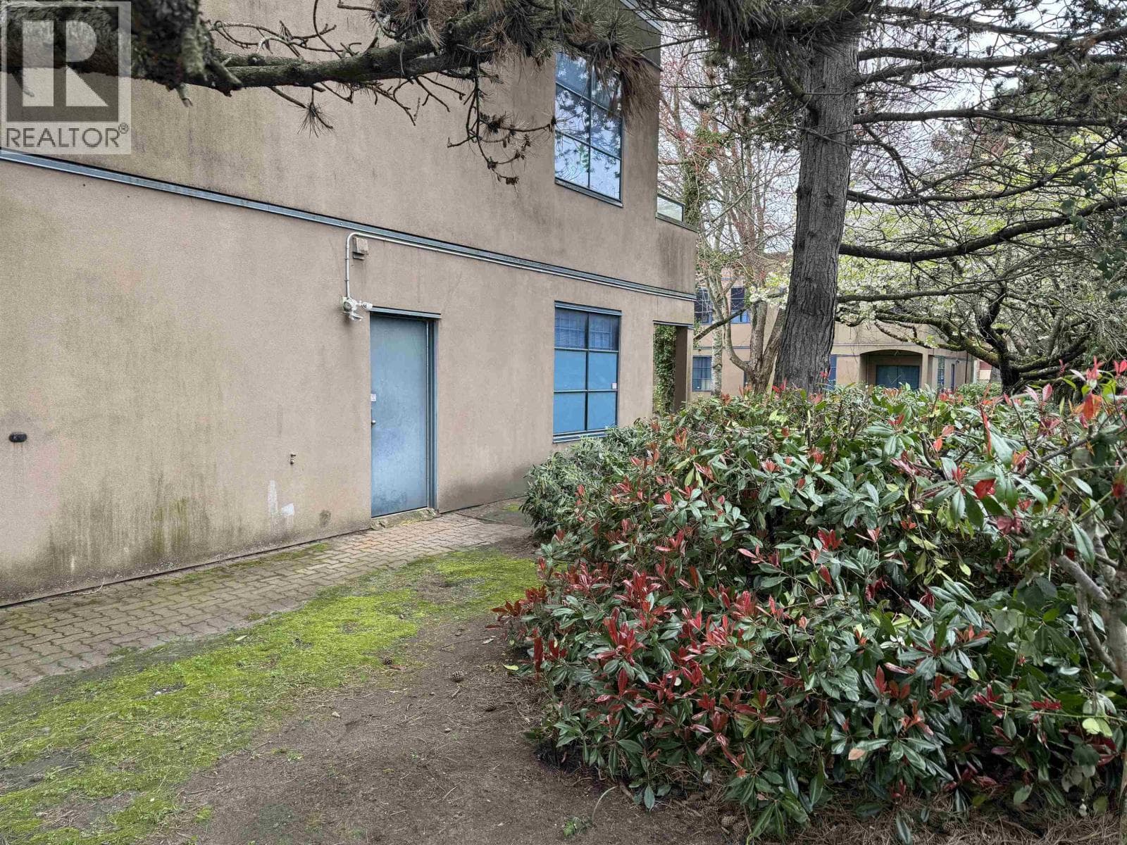 580 4400 S HAZELBRIDGE WAY photo 4