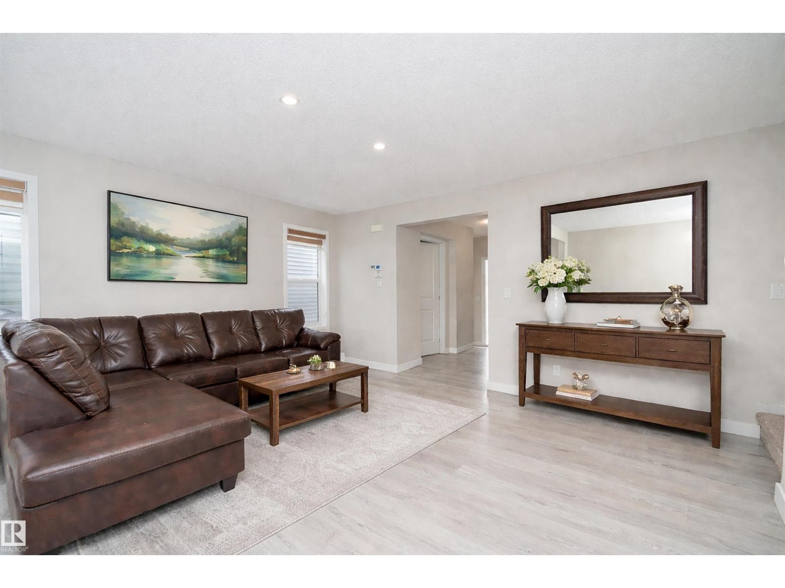 2122 52A ST SW photo 3