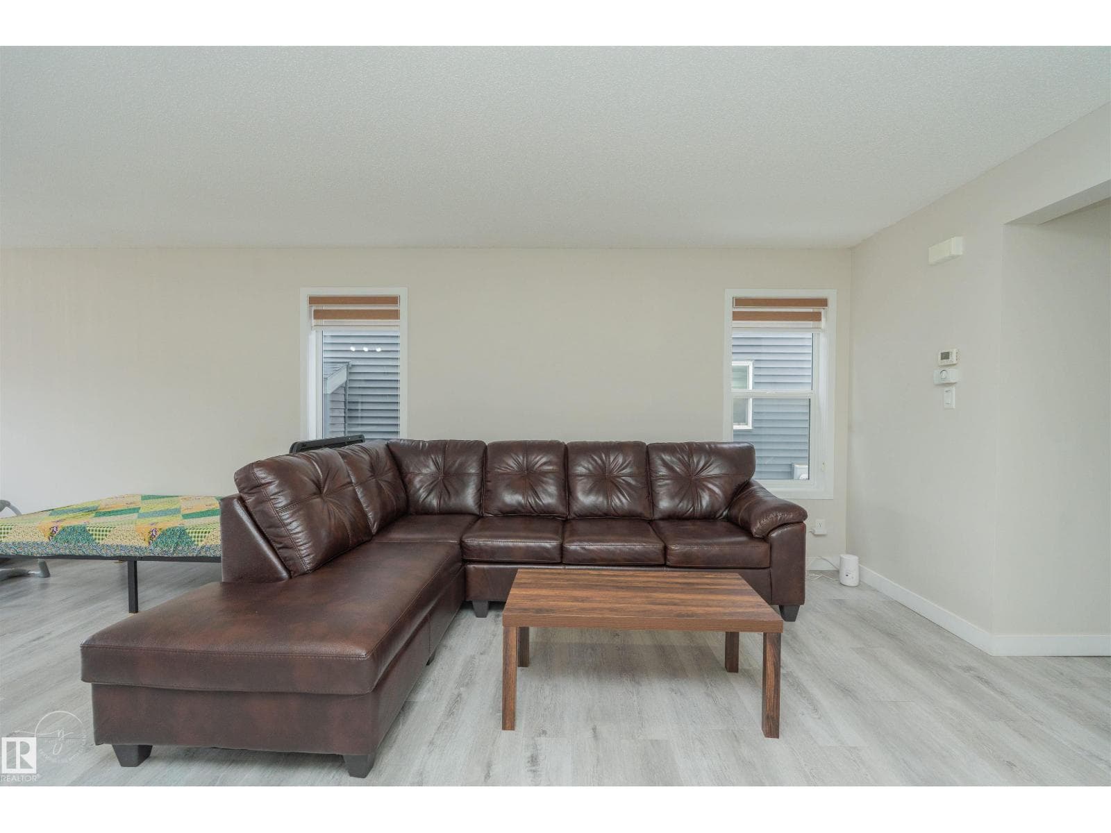 2122 52A ST SW photo 4