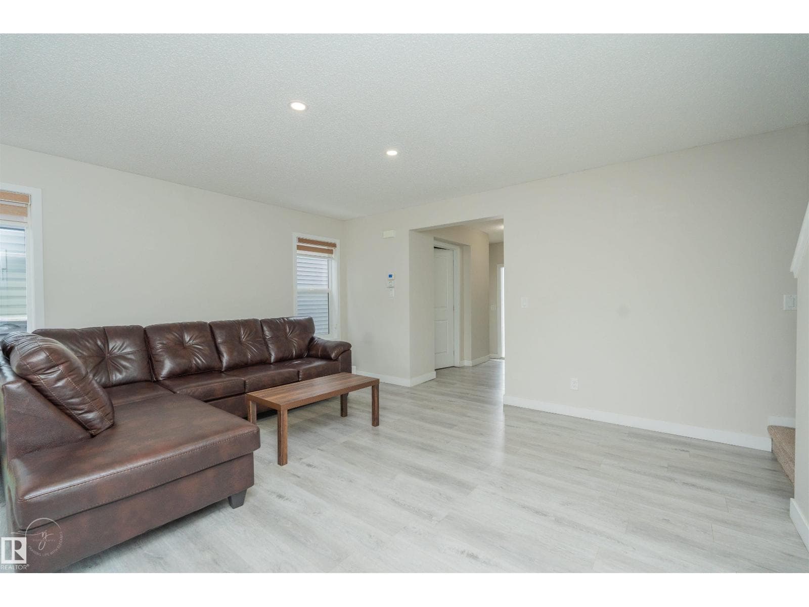 2122 52A ST SW photo 5