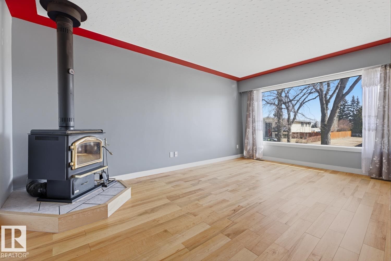 10612 79 ST NW — photo 3