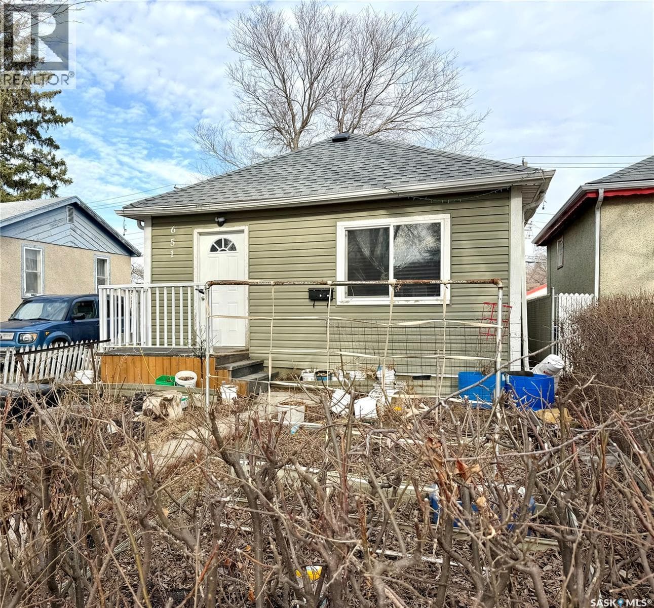 651 Queen STREET