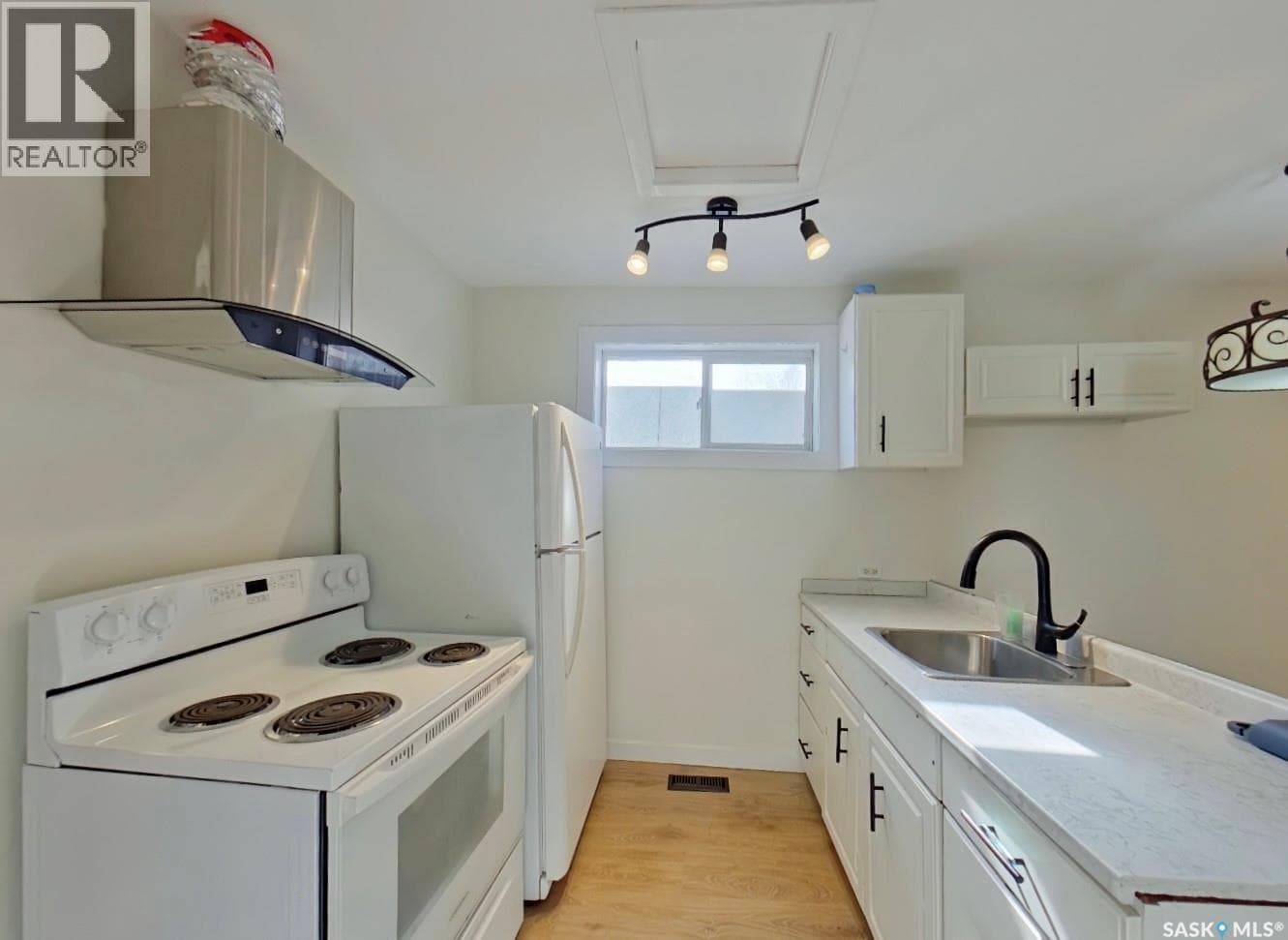 651 Queen STREET — photo 5