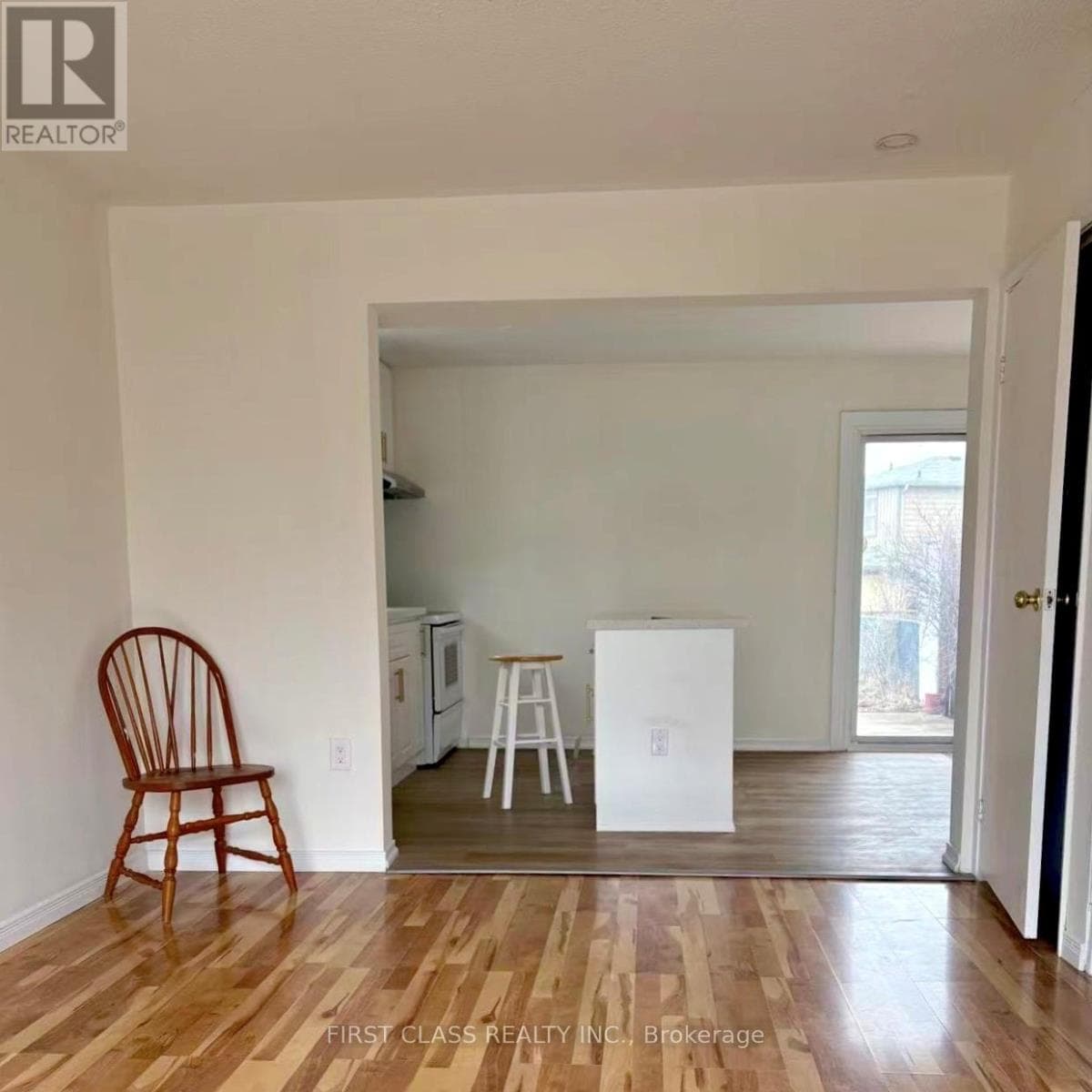 701 LEEDER COURT photo 3