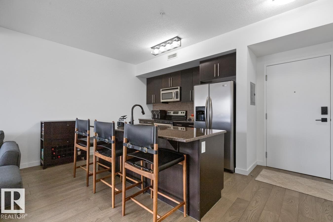 #408 11203 103A AV NW photo 5