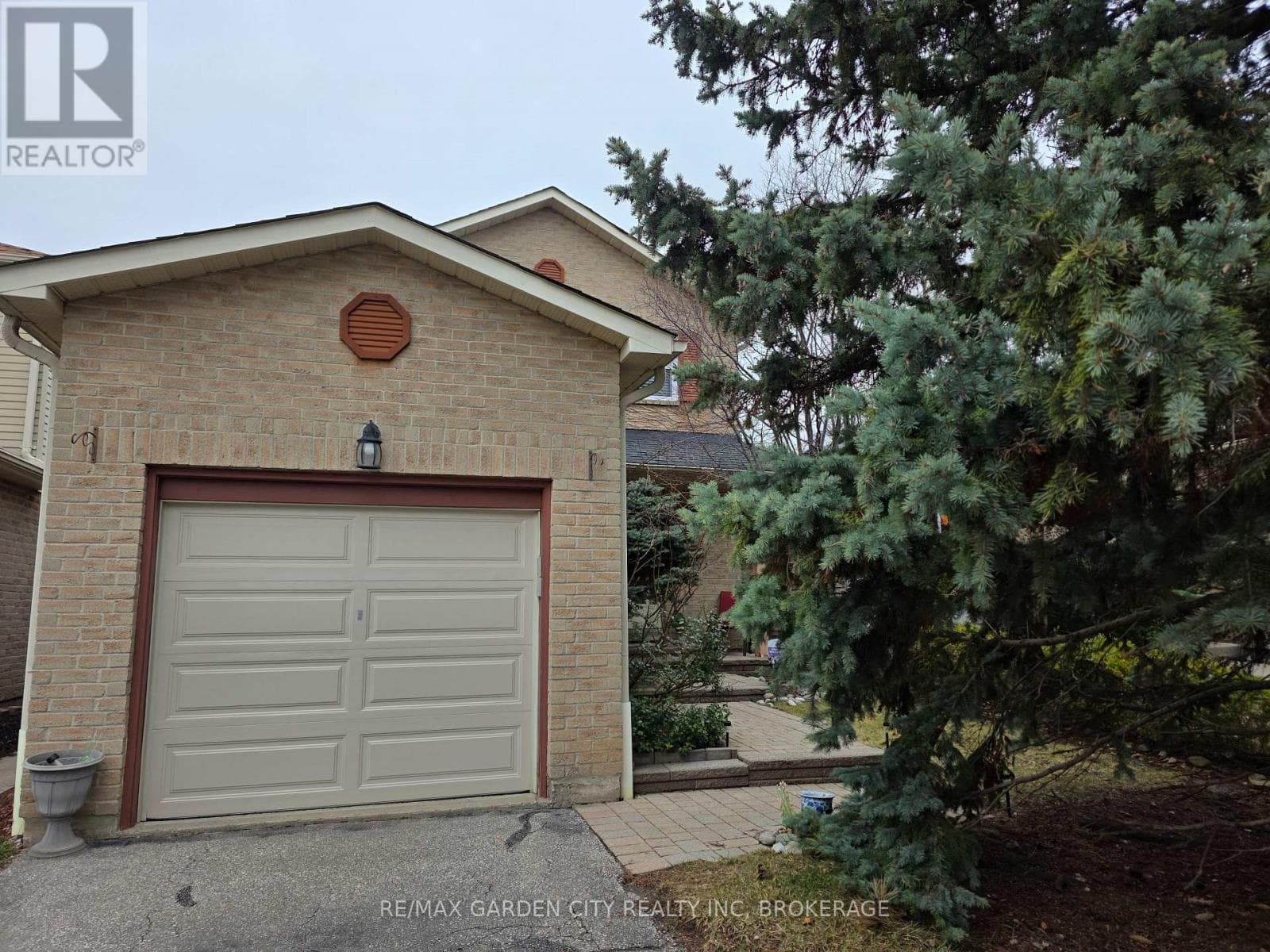 3169 BARTHOLOMEW CRESCENT photo 2