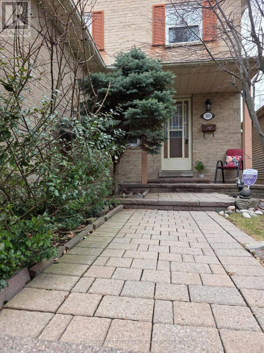 3169 BARTHOLOMEW CRESCENT photo 4