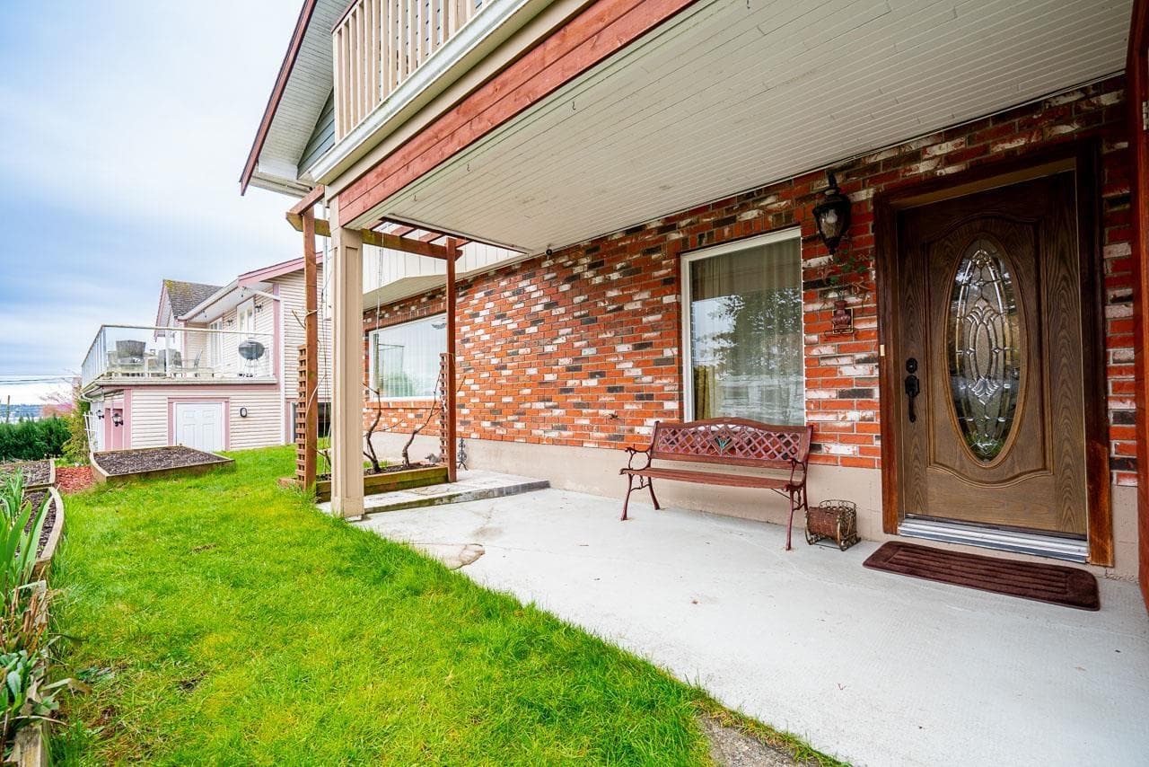 1243 PARKER STREET photo 4
