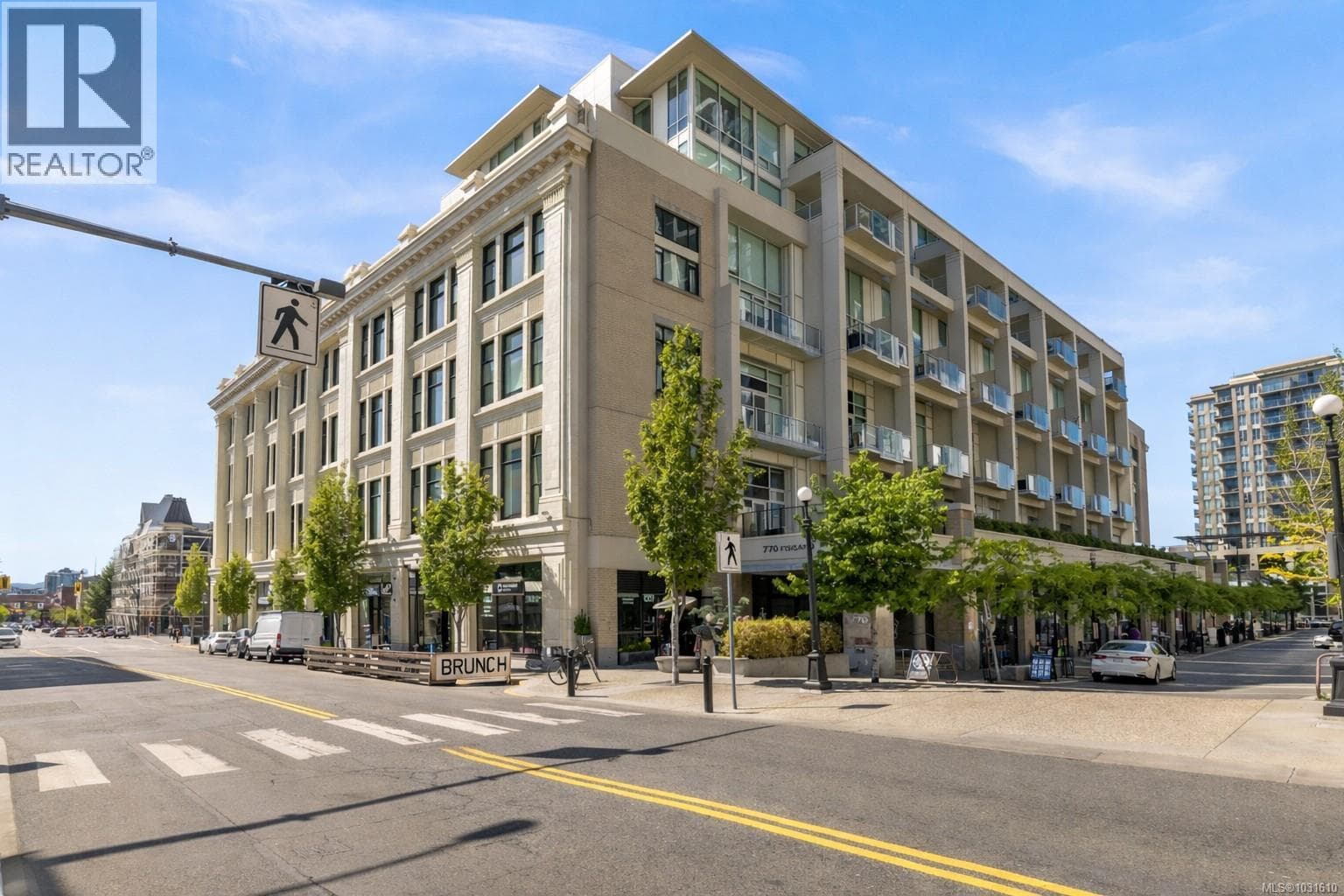 1 bed 1 bath single family at 304 770 Fisgard St — $499,000