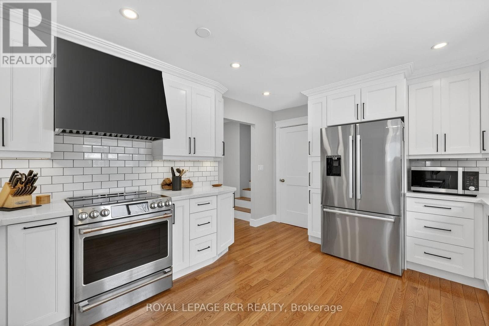 18 WESTVALE DRIVE photo 2