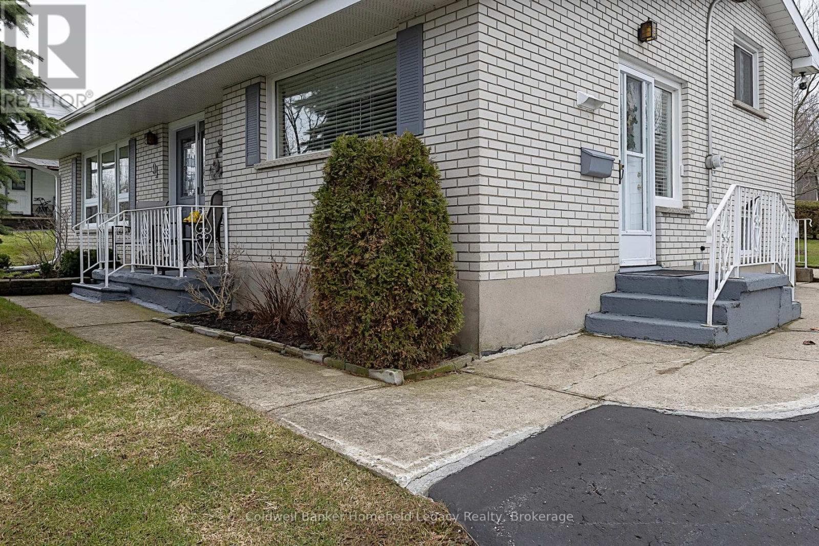 94 WILLIAM STREET N photo 4