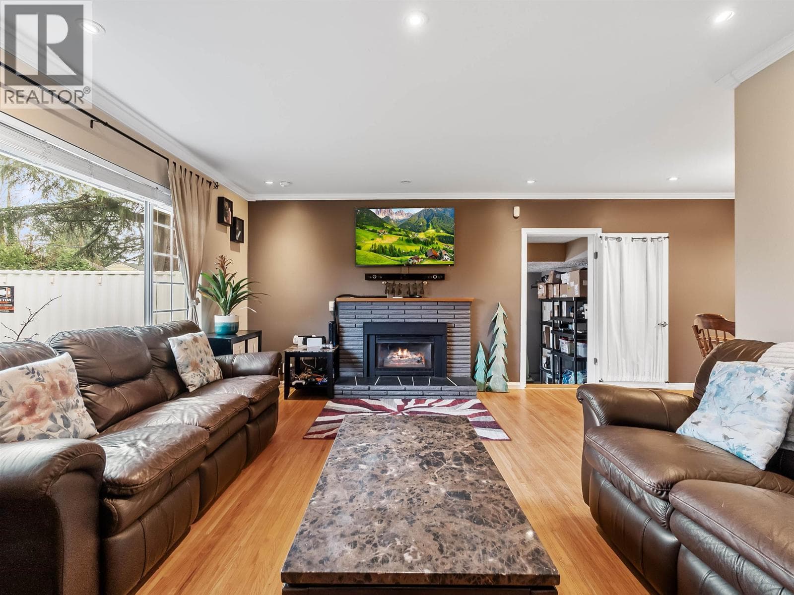 4921 44A AVENUE photo 5