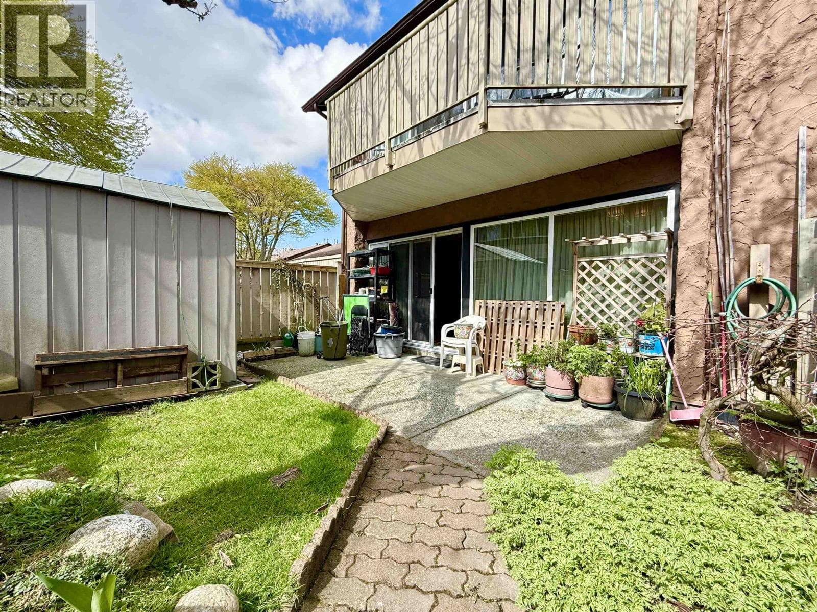 27 10011 SWINTON CRESCENT photo 3