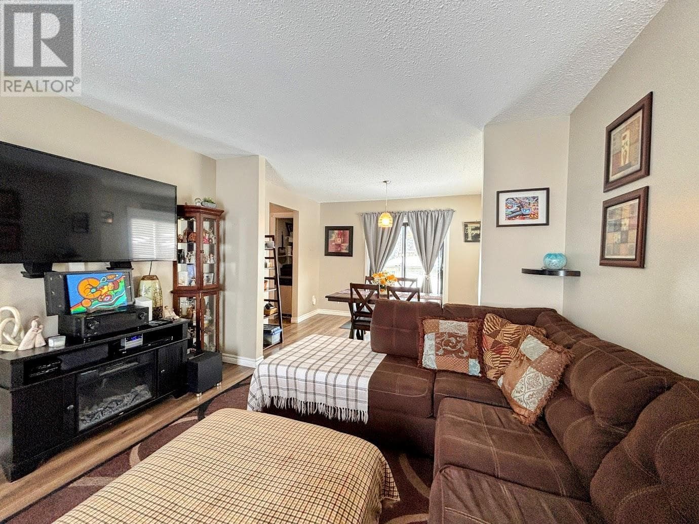 43 Poplar CRES photo 4