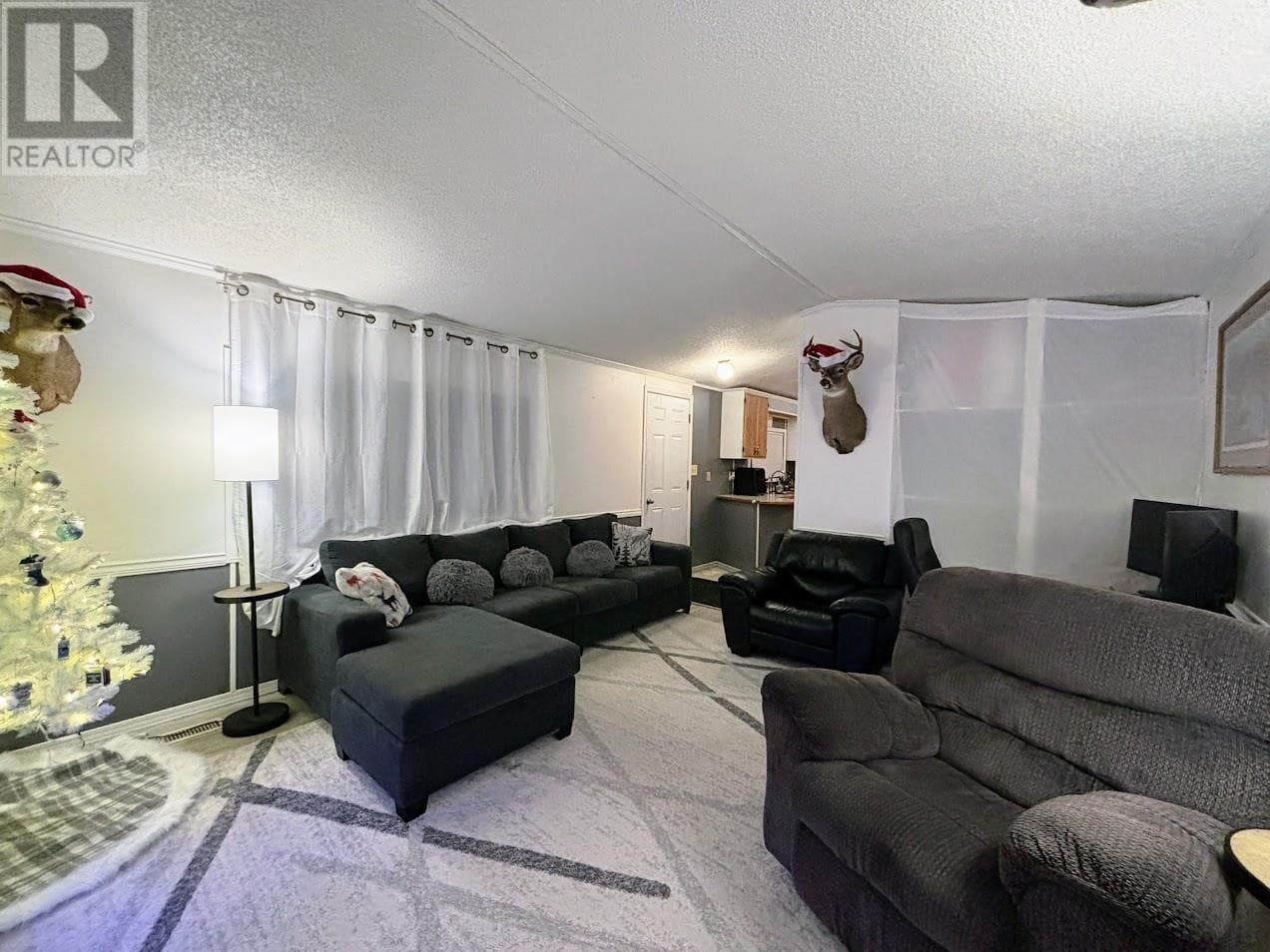 31 Coveney ST photo 2