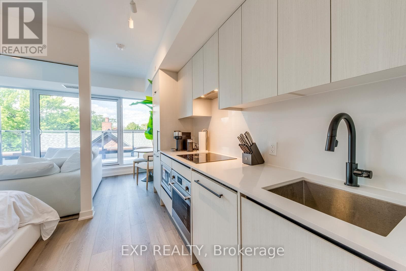 415 - 5 LAKEVIEW AVENUE photo 5