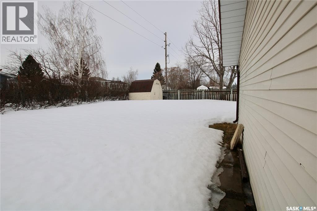 1498 Lacroix STREET photo 4