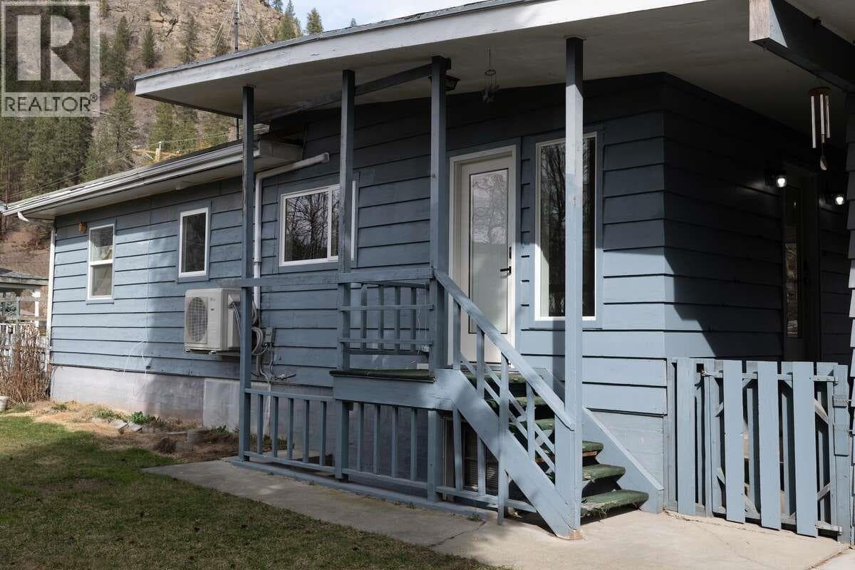 7551 7TH Street photo 3