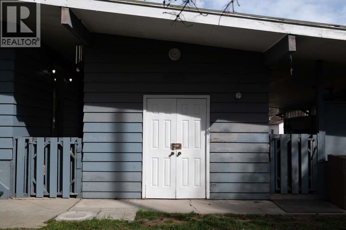 7551 7TH Street photo 4