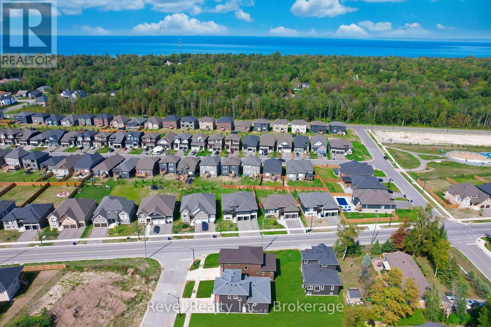 45 JOANNE CRESCENT photo 2