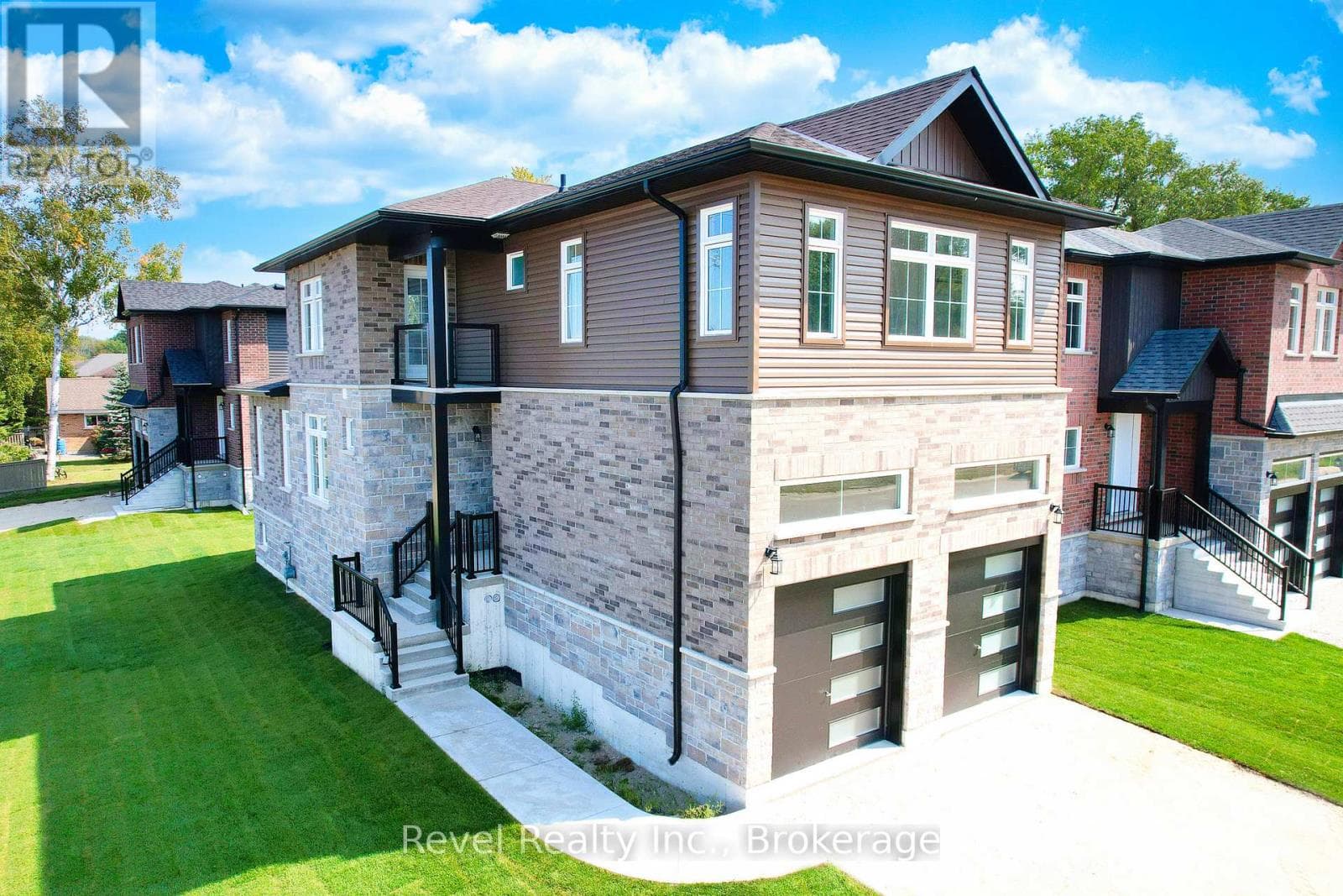 3 bed 3 bath single family at 45 JOANNE CRESCENT — $779,900