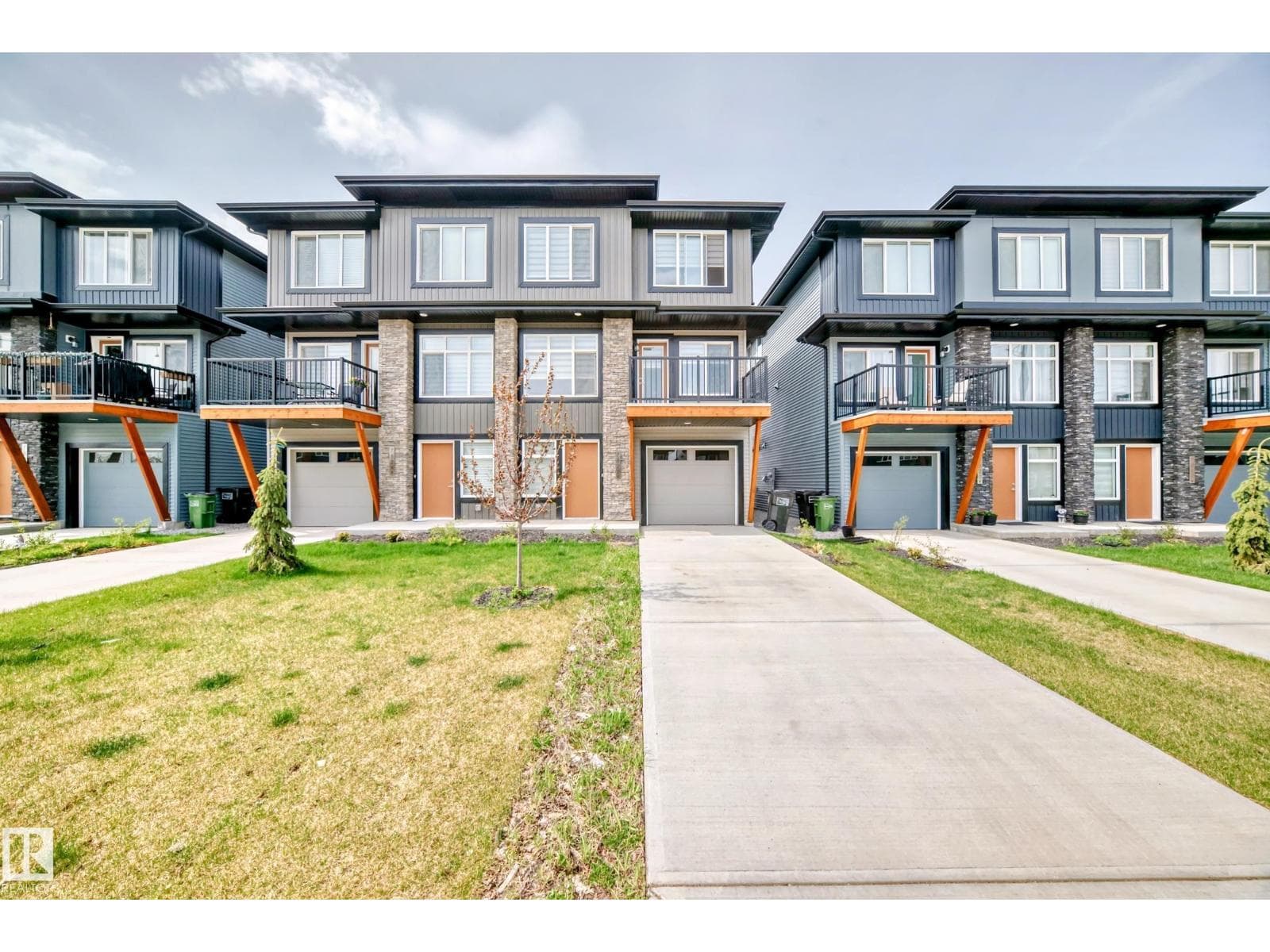3 bed 3 bath single family at 7822 KORULUK LINK LI SW — $414,800