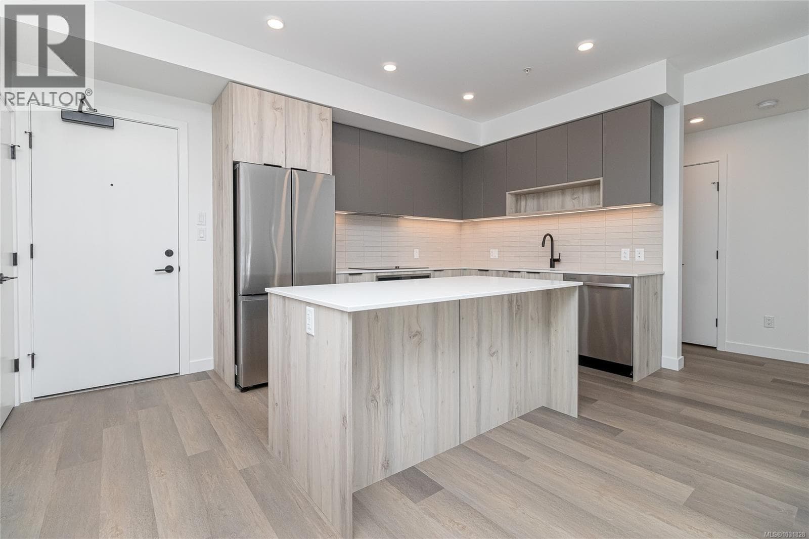 312 3564B Ryder Hesjedal Way photo 4