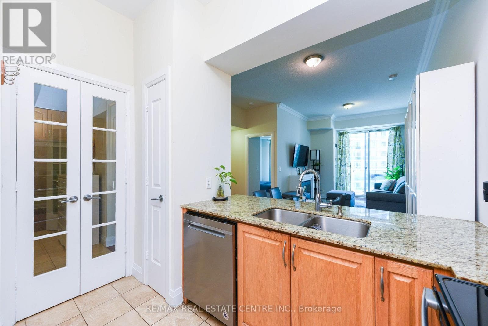2605 - 90 ABSOLUTE AVENUE photo 5