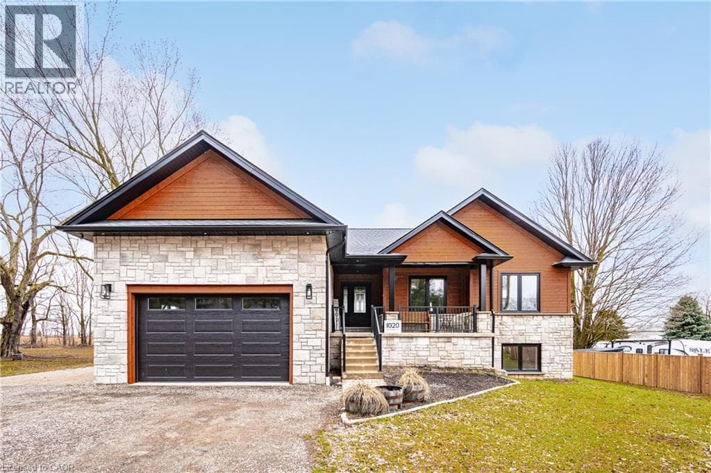 1020 VICTORIA Street photo 3