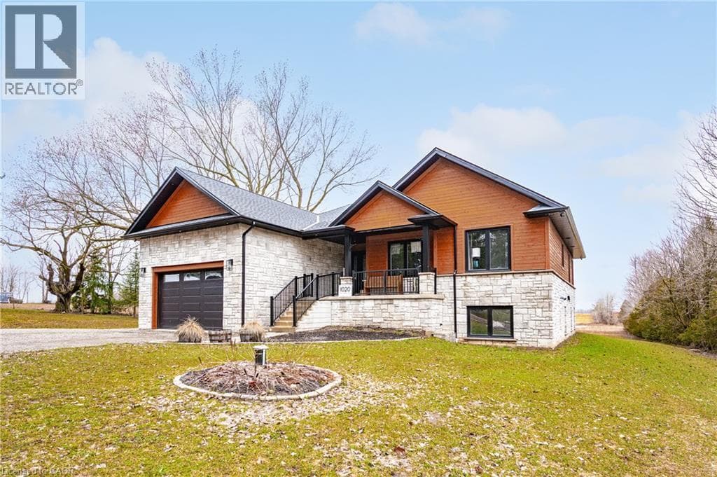1020 VICTORIA Street photo 4