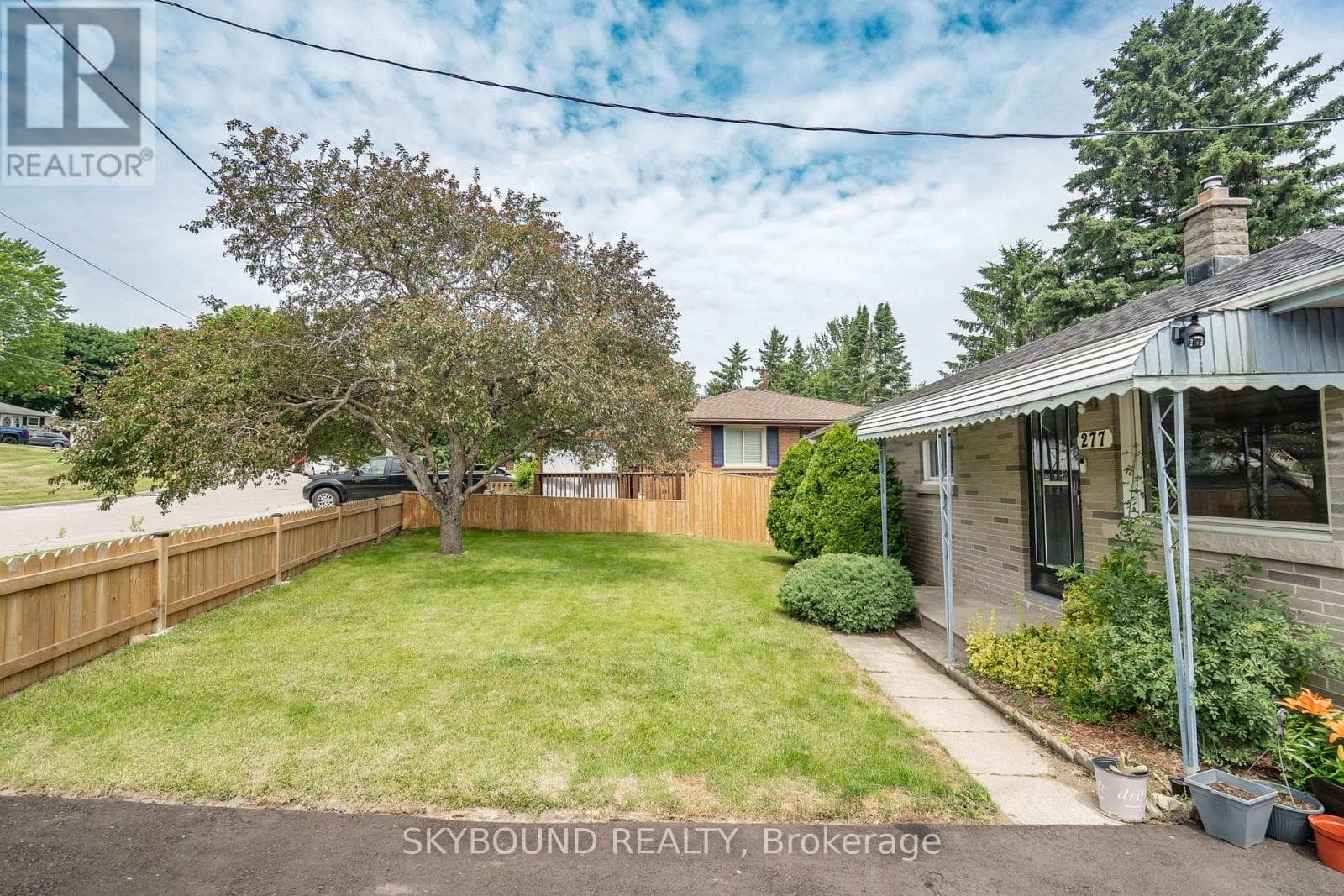 277 HILLSIDE DRIVE photo 3