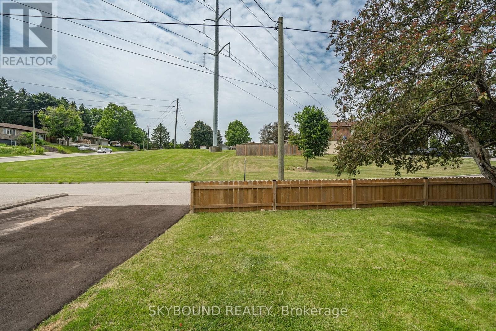 277 HILLSIDE DRIVE photo 4