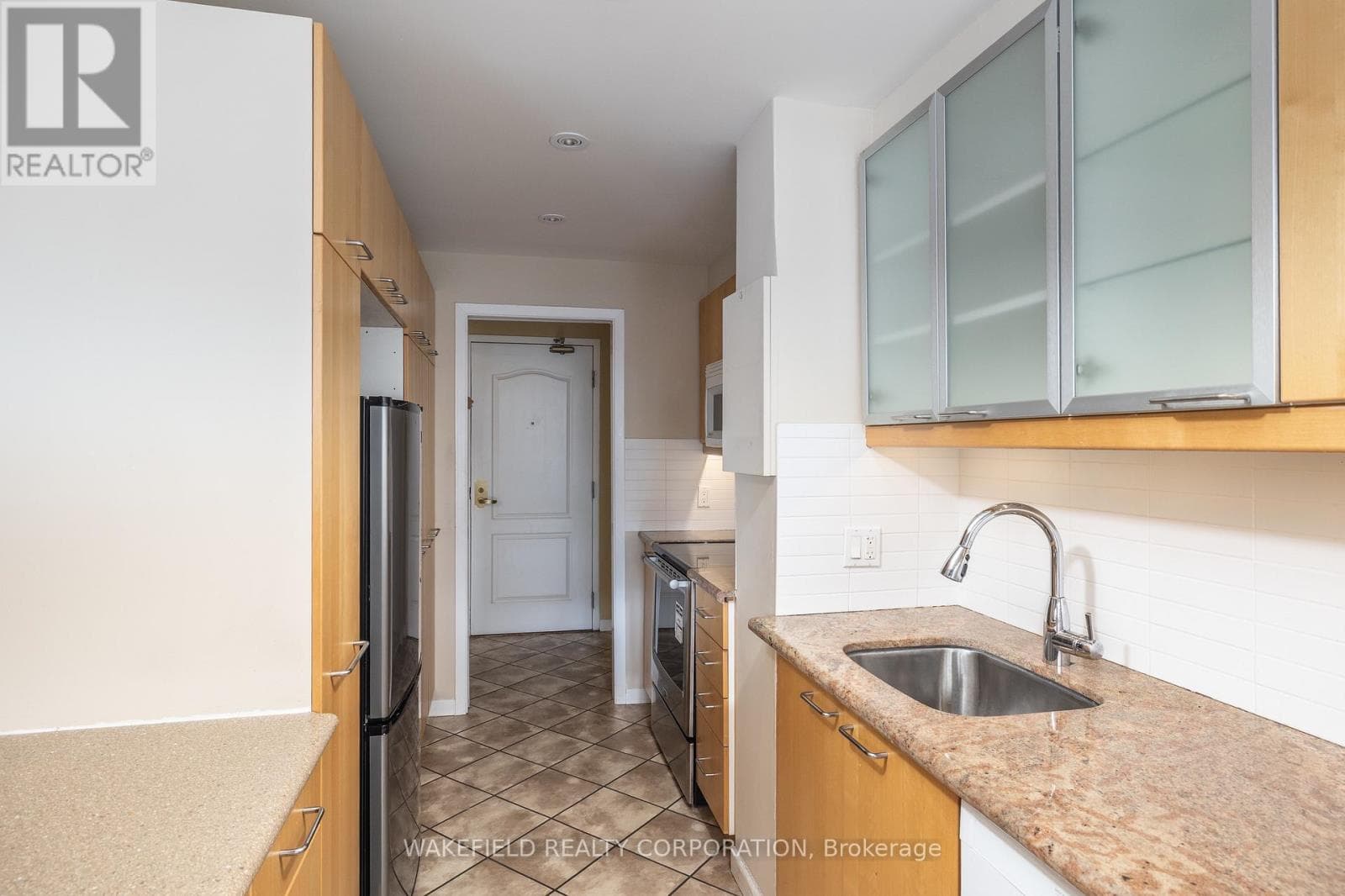 # 635 - 21 DALE AVENUE photo 5