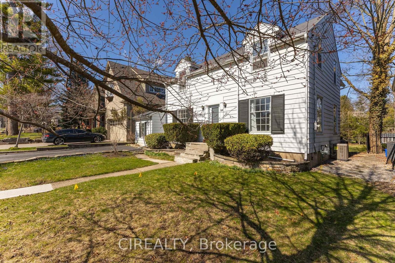 25 HOWARD AVENUE photo 3