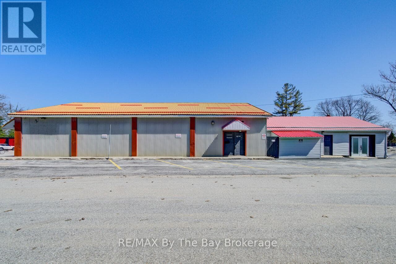 1367 MOSLEY STREET photo 4