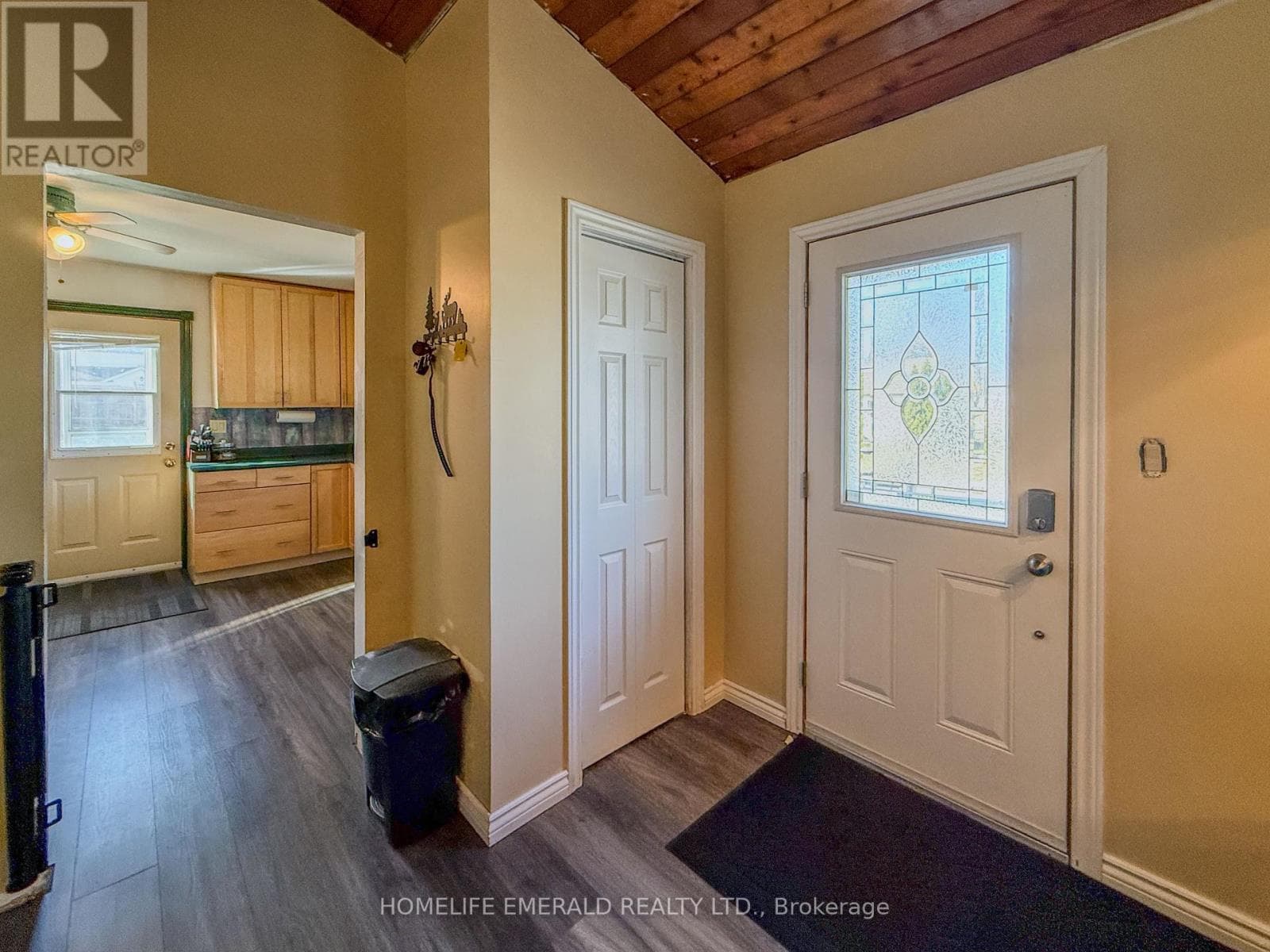 74 VERNON STREET photo 3