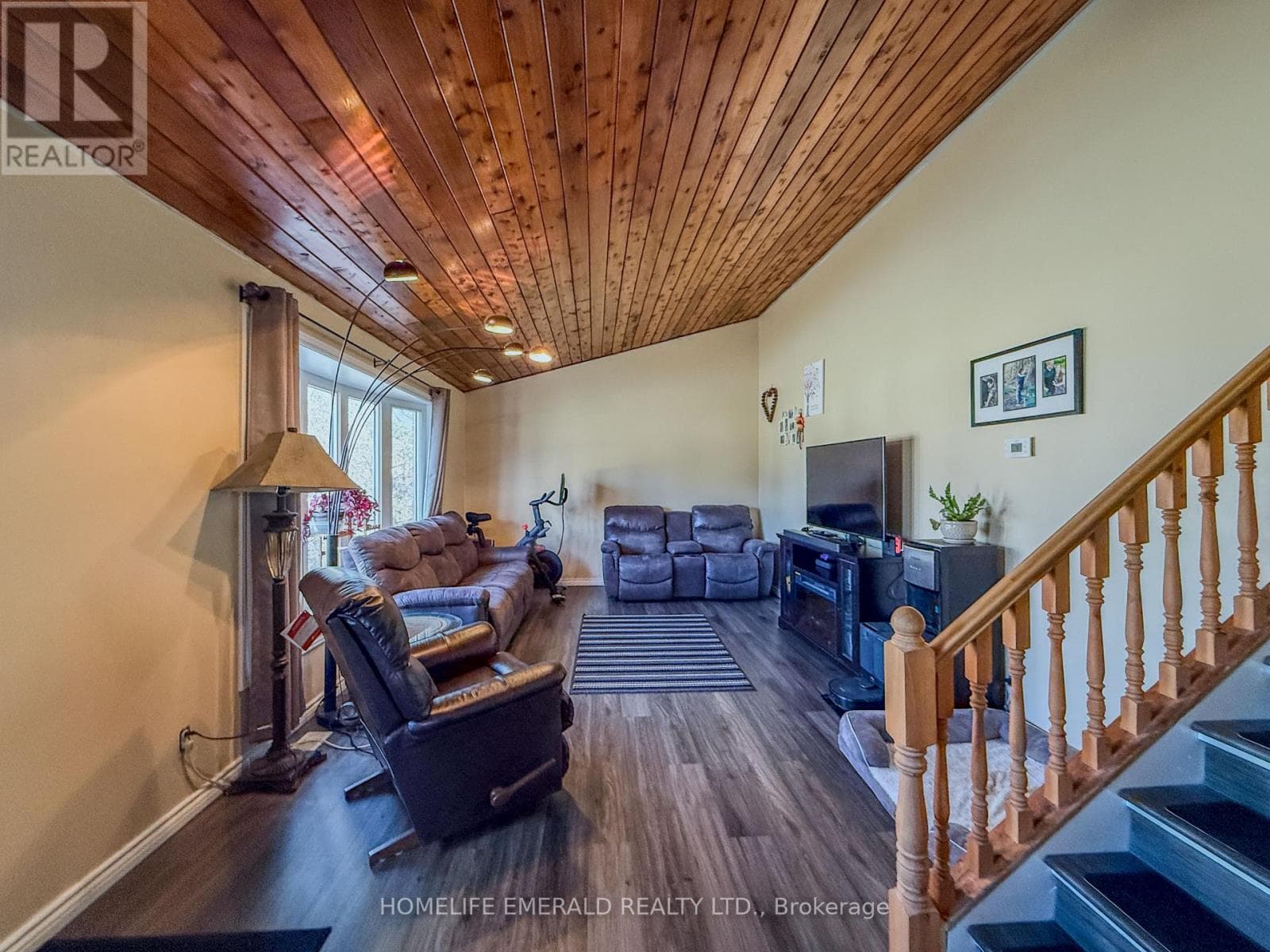 74 VERNON STREET photo 4