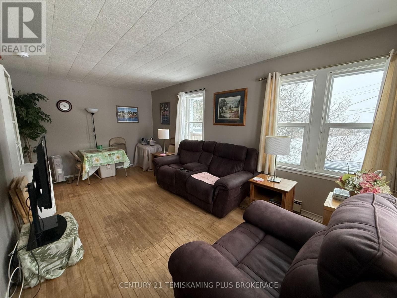 69 MCCAMUS AVENUE photo 5