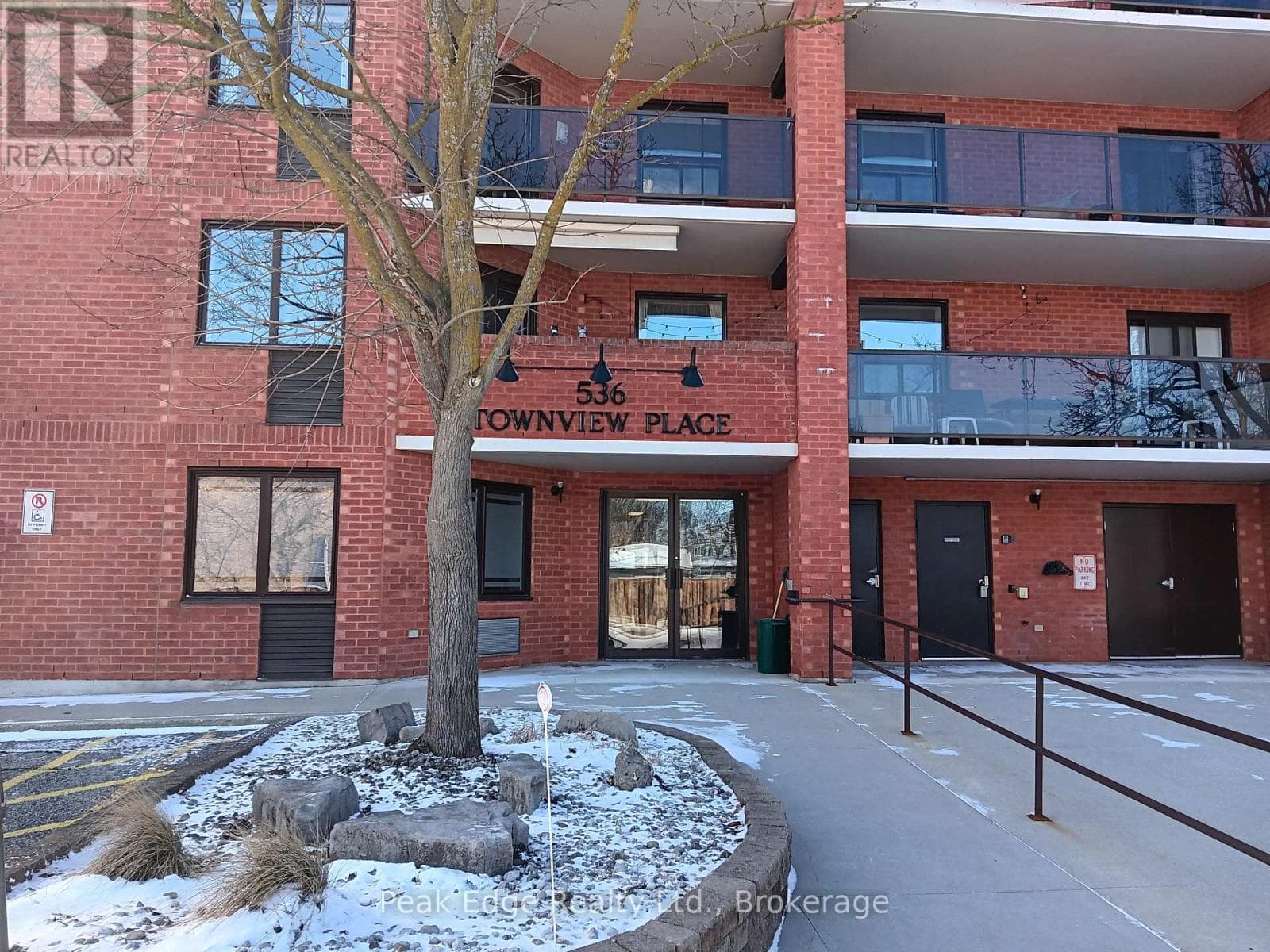 303 - 536 11TH AVENUE photo 2