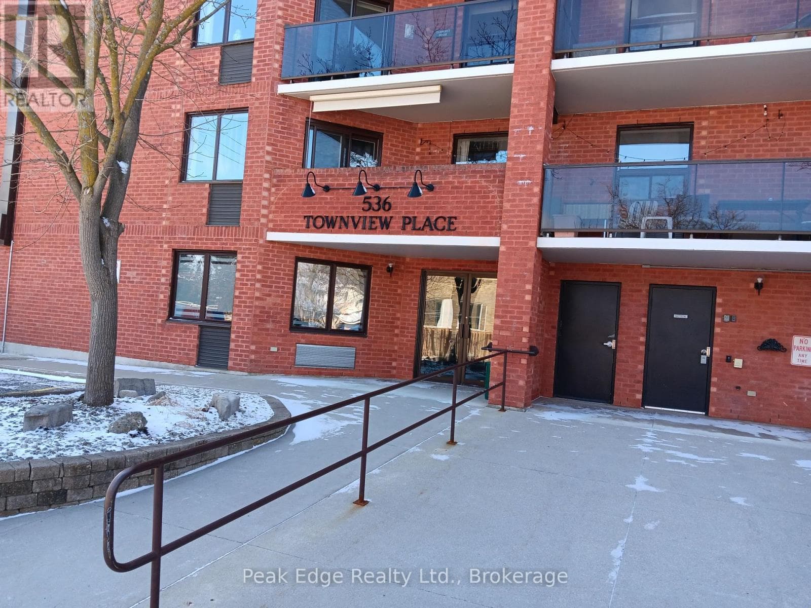 303 - 536 11TH AVENUE photo 3